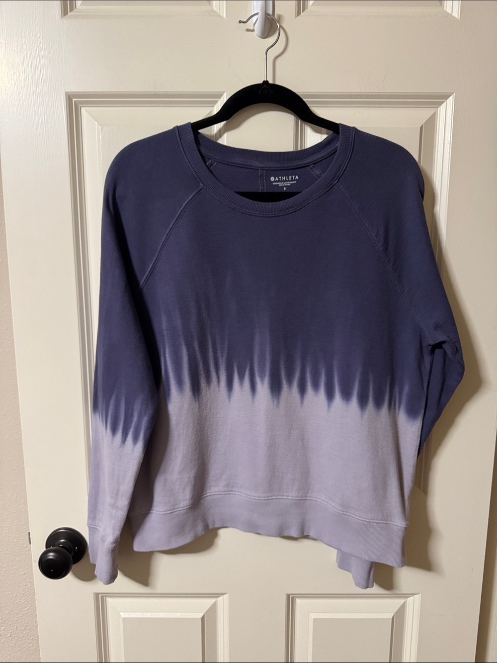 Athleta Ombre  Raglan Crew Pullover in Deep Purple and Lavender